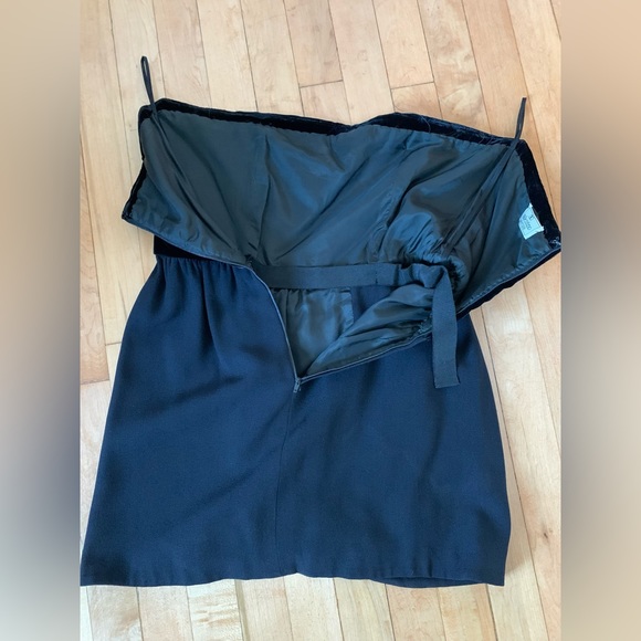 Vintage Valentino Black Velvet Mini Dress, size XS/S - Picture 4 of 4